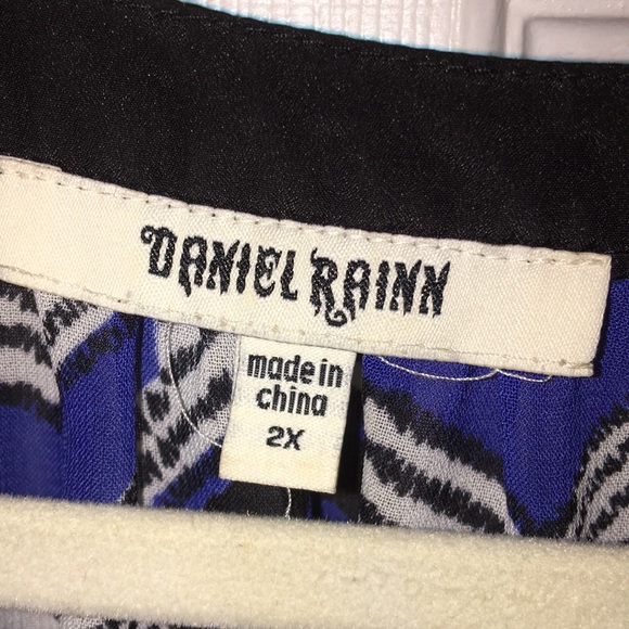 Daniel Rainn chevron capped sleeve top 2x - Picture 2 of 5