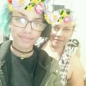 Meet your Posher, Damaris