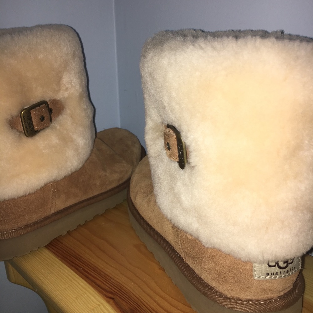 Fuzzy Ugg Boots (HOLIDAY DEAL)