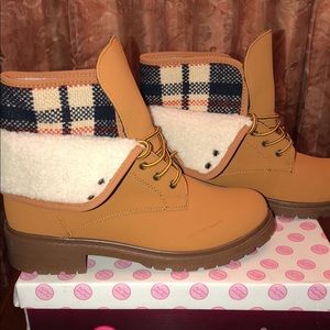 Rasolli lace up boots