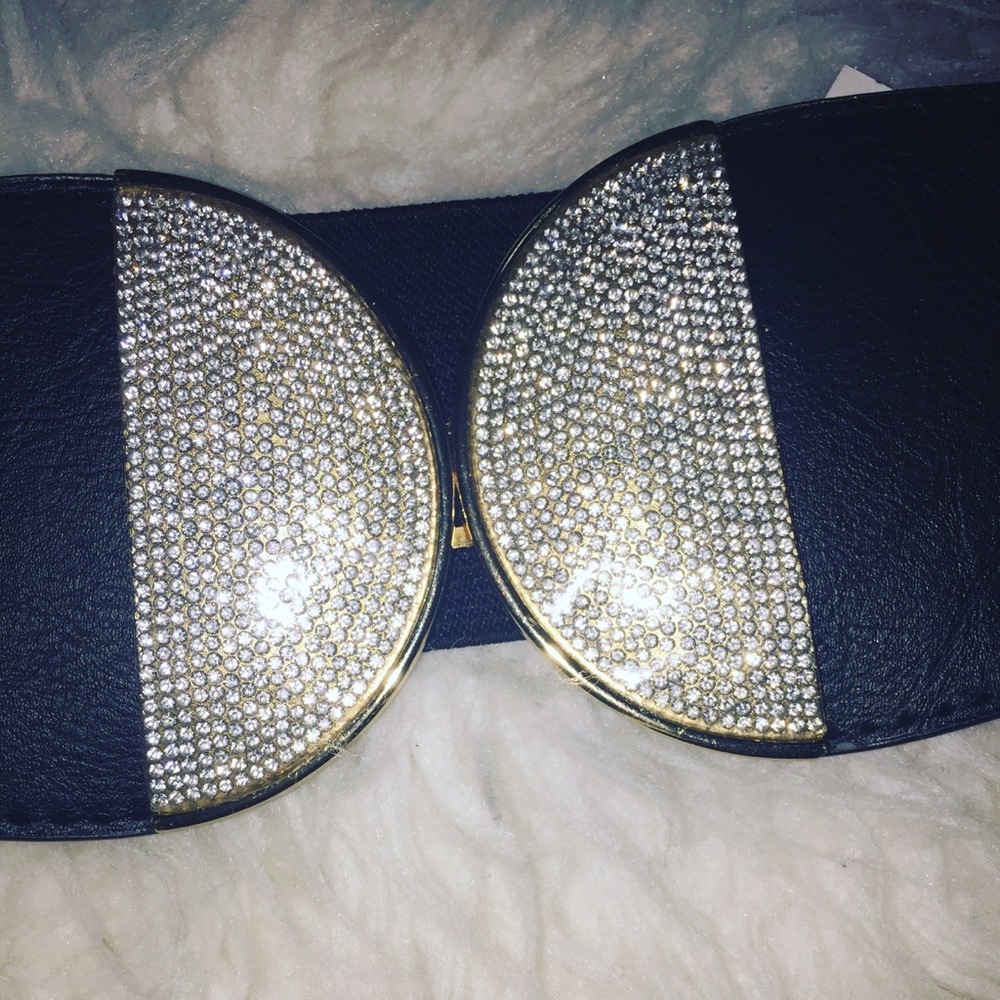 Luxurious Sparkling Buckle Belt