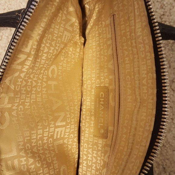 Chanel handbag AND Prada wallet - Picture 3 of 8