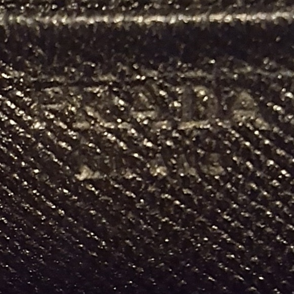 Chanel handbag AND Prada wallet - Picture 7 of 8