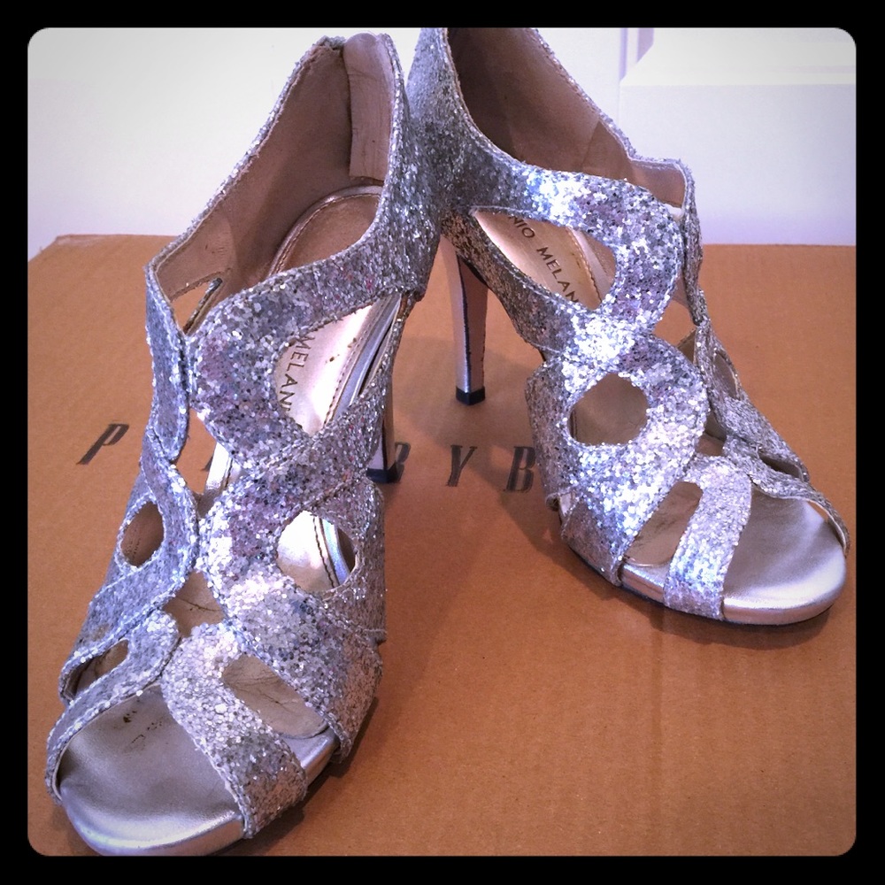 Antonio Melani Silver Glitter heels size 6.5