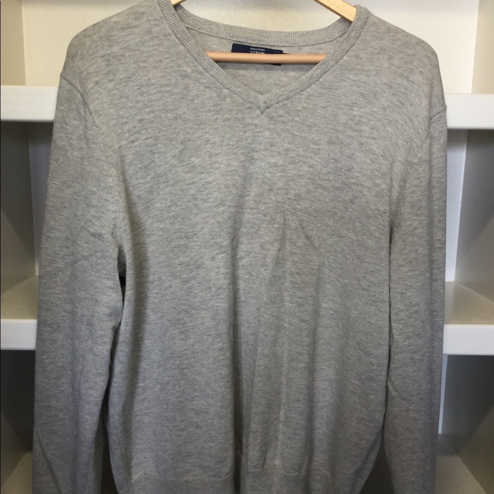 JCrew v-neck sweater. Gray. Large