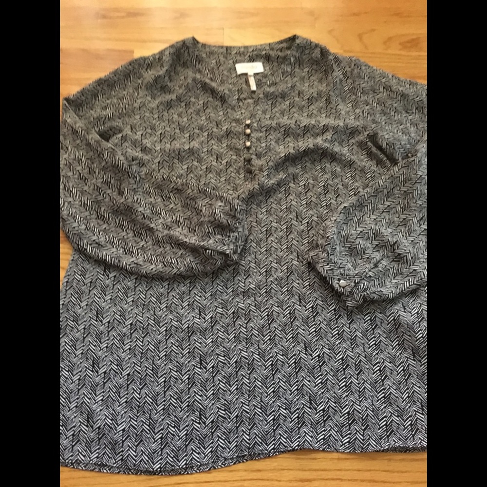 Long sleeve tunic.