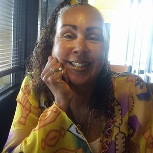 Meet your Posher, Sharon