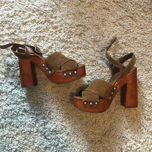 Lucky Brand Wooden wide heel platform