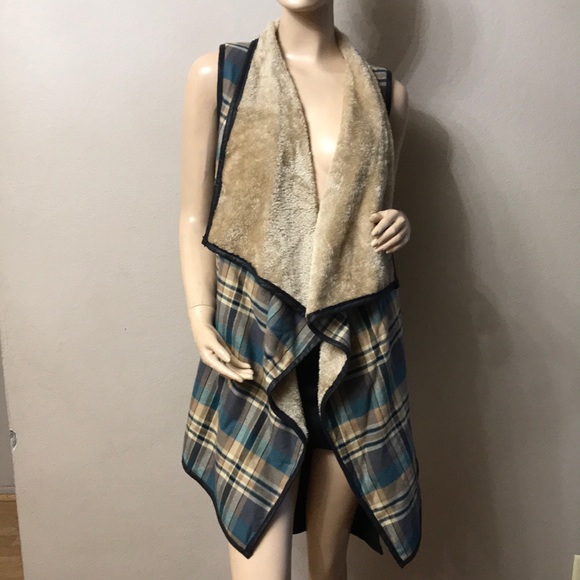 She and Sky Jackets & Blazers - NWOT OPEN FRONT SOFT PLAID VEST WITH POCKETS