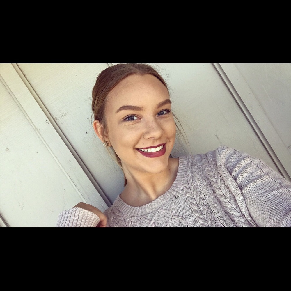 Meet your Posher, Elizabeth