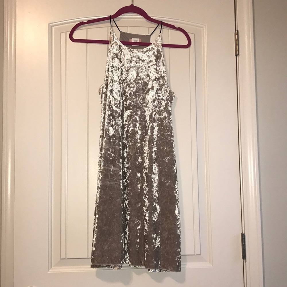 Beautiful velvet dress!