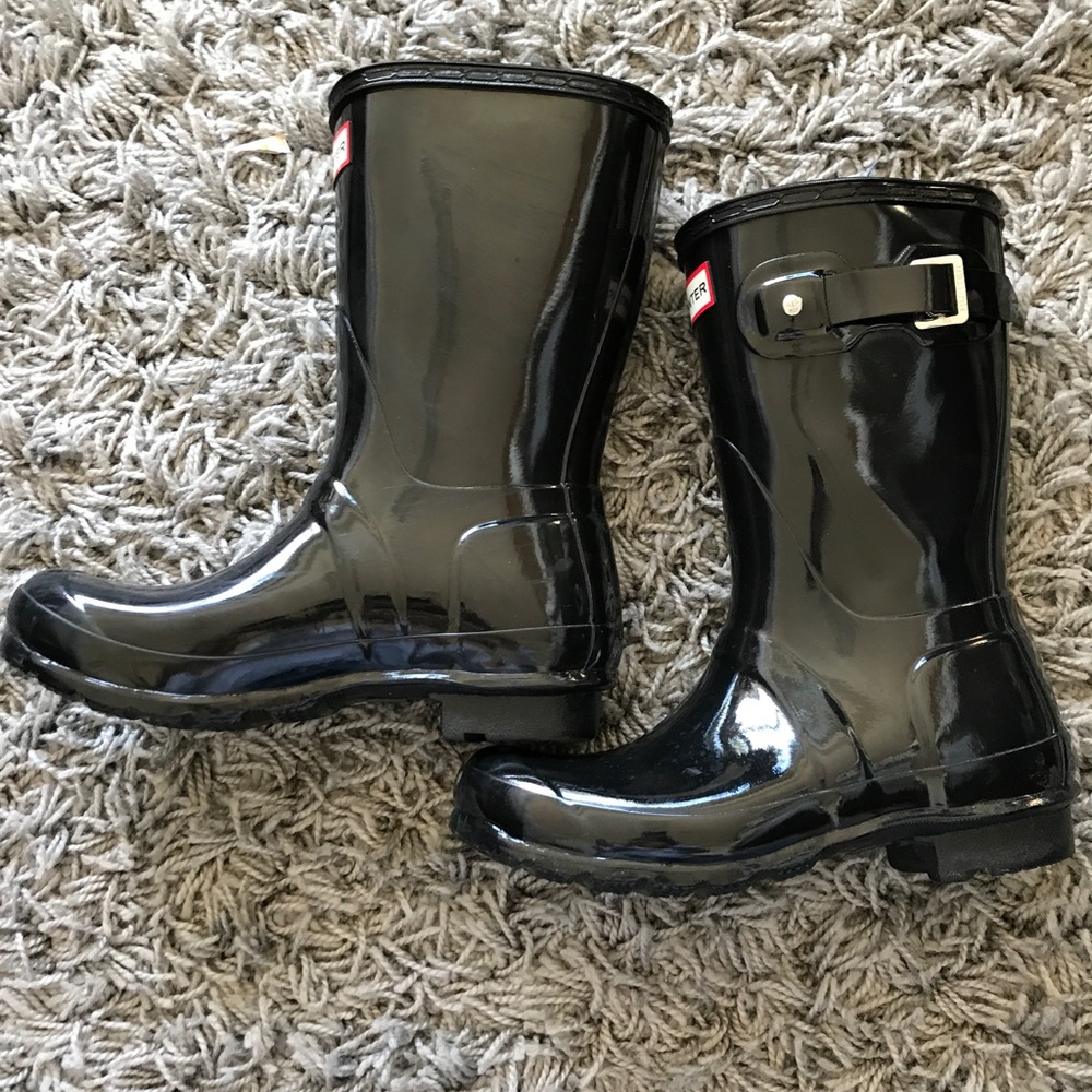 black hunter boots size 6