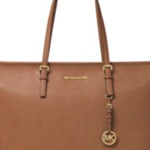 Meet your Posher, Rose