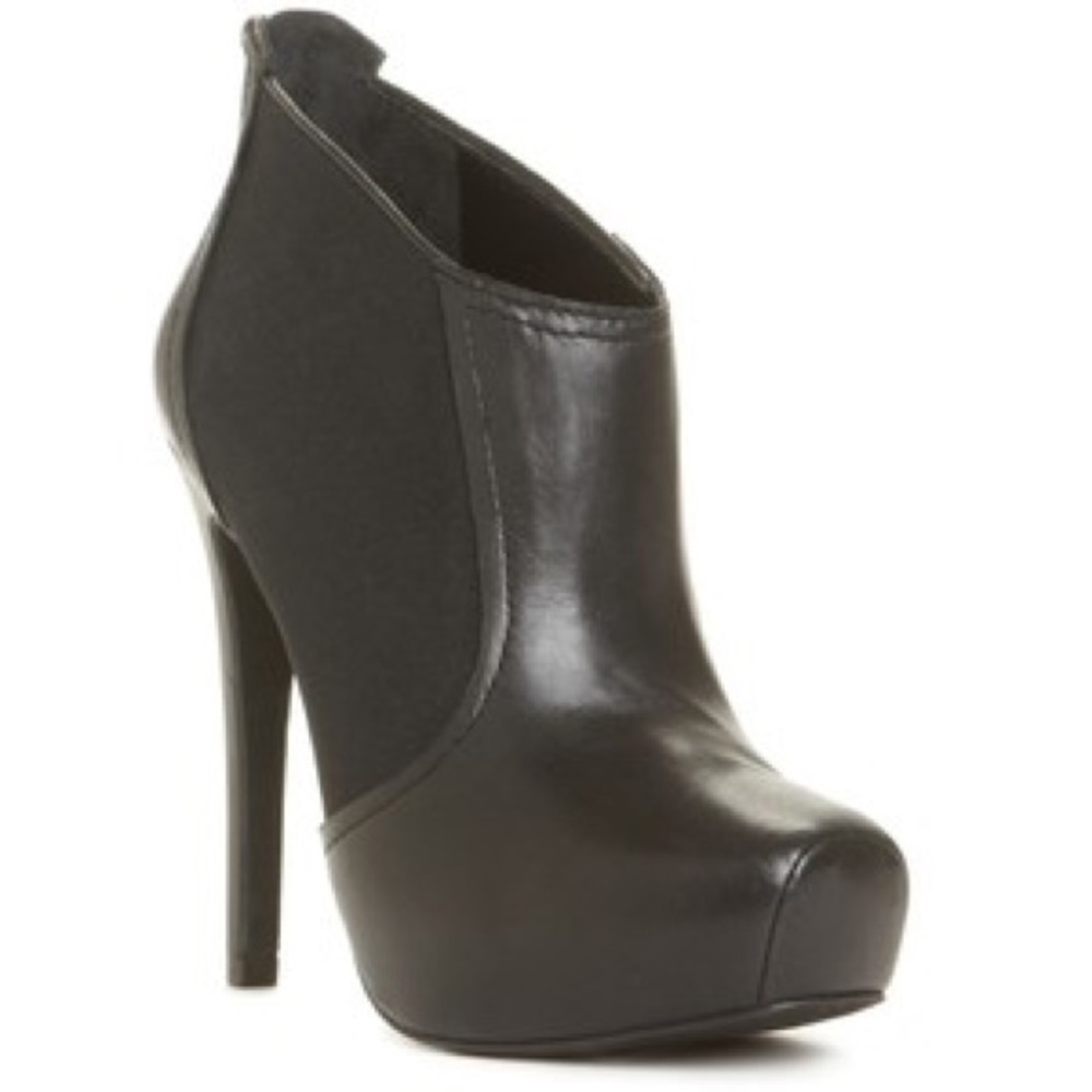 Jessica Simpson LIVIA