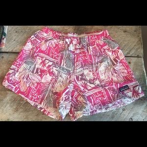 Patagonia pink print 5" baggies