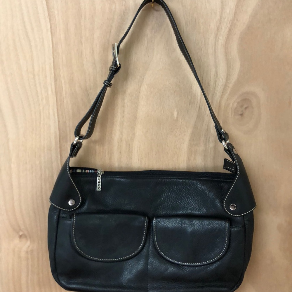 Maxx New York Black Leather Shoulder Bag