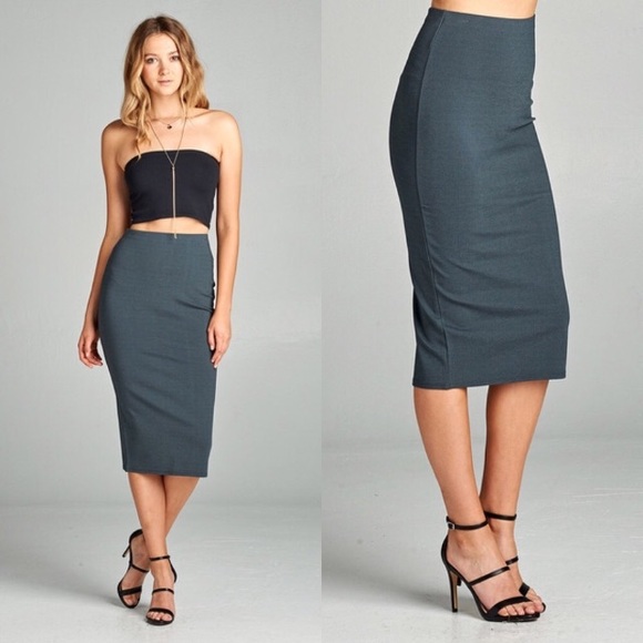💐NWT Stretch Pencil Skirt With Back Slit! - Picture 2 of 3