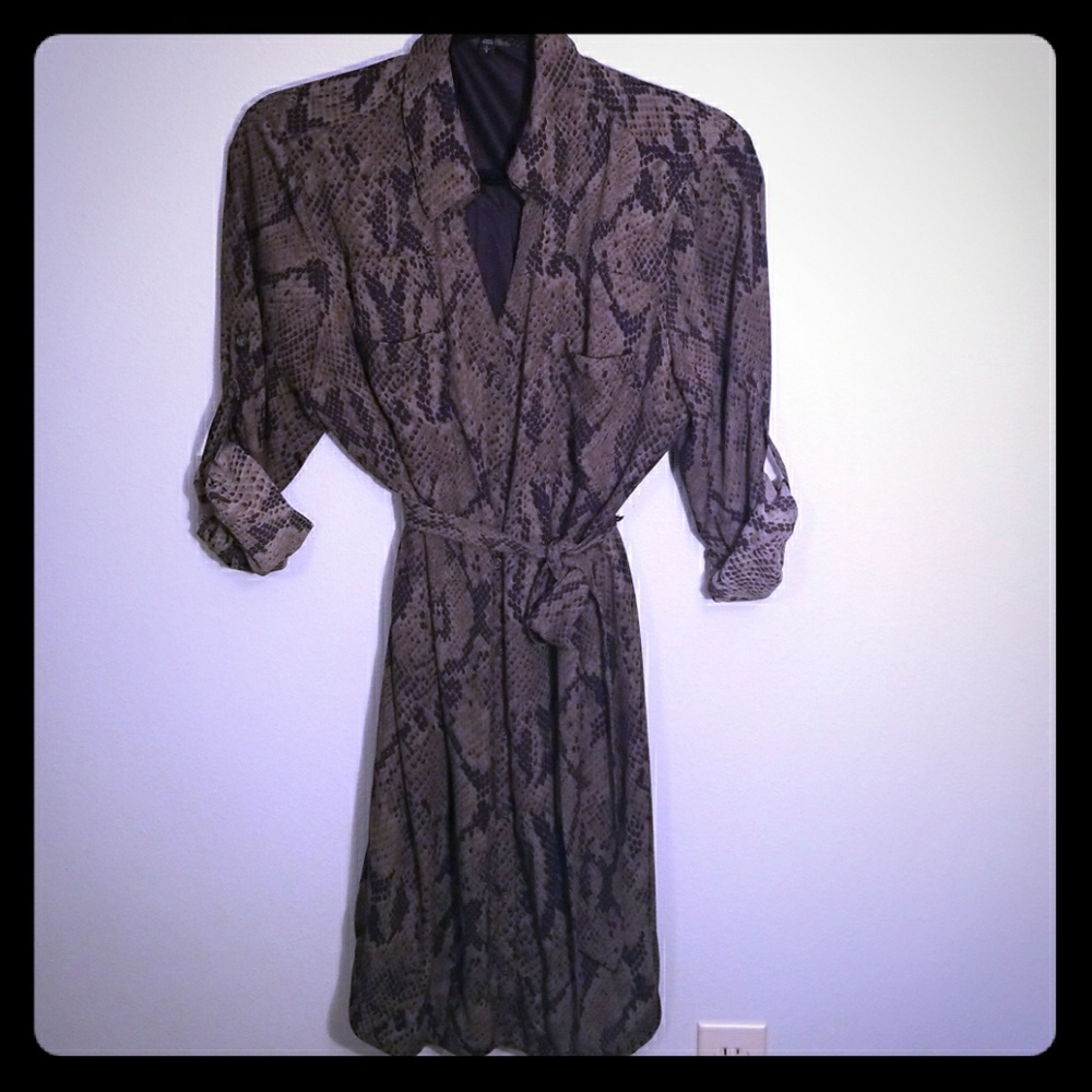 FLASH SALE! Snakeskin Button Down Dress