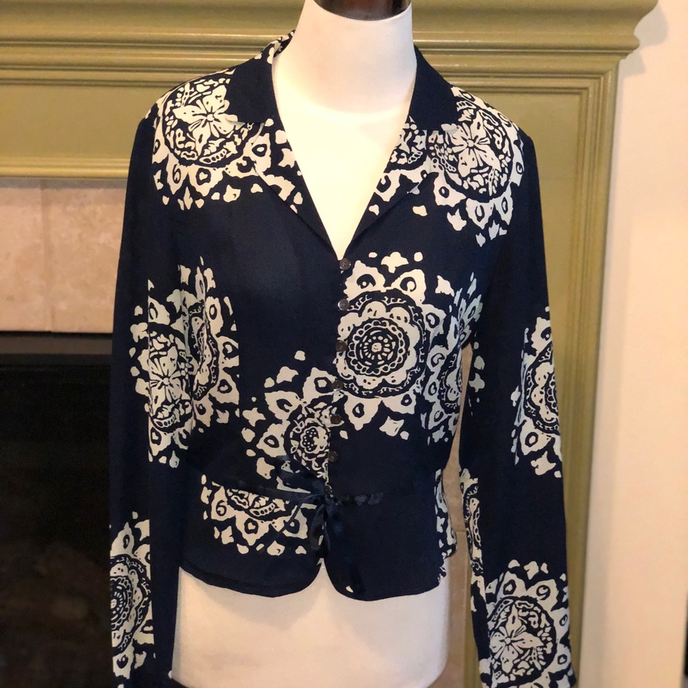 Silk navy and ecru long sleeve top. Size 4.