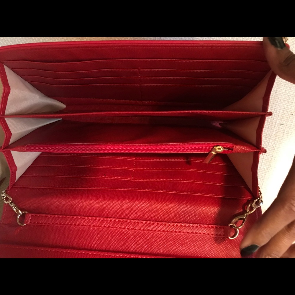 Red purse - Picture 2 of 4