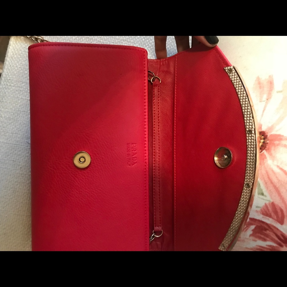 Red purse - Picture 3 of 4
