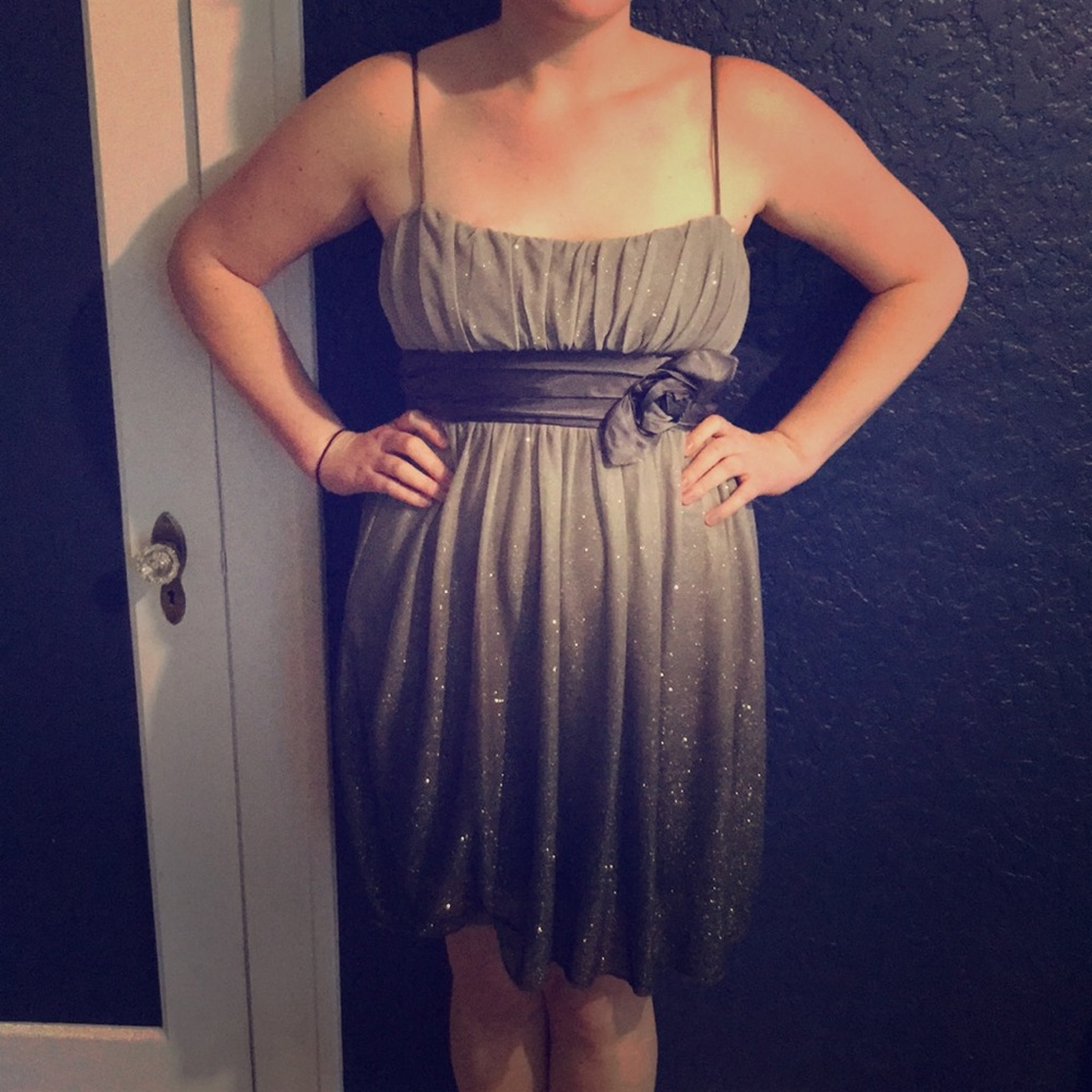 Sparkly grey prom dress, short.