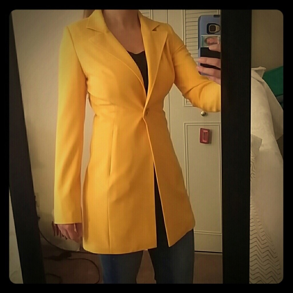 Jennifer Lopez long blazer