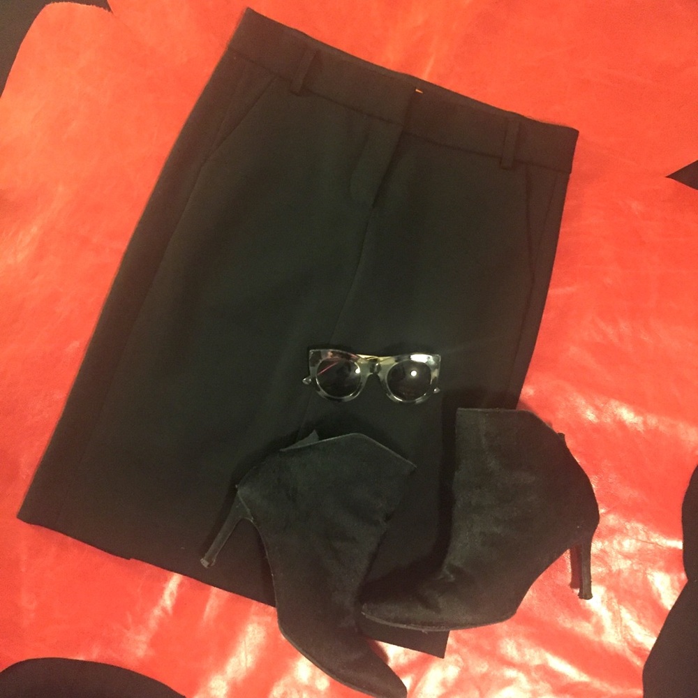 NWOT - JOE FRESH classic black poplin Pencil Skirt