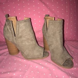 NWOT booties