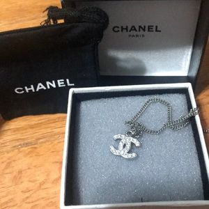 Chanel cc necklace 😍😍