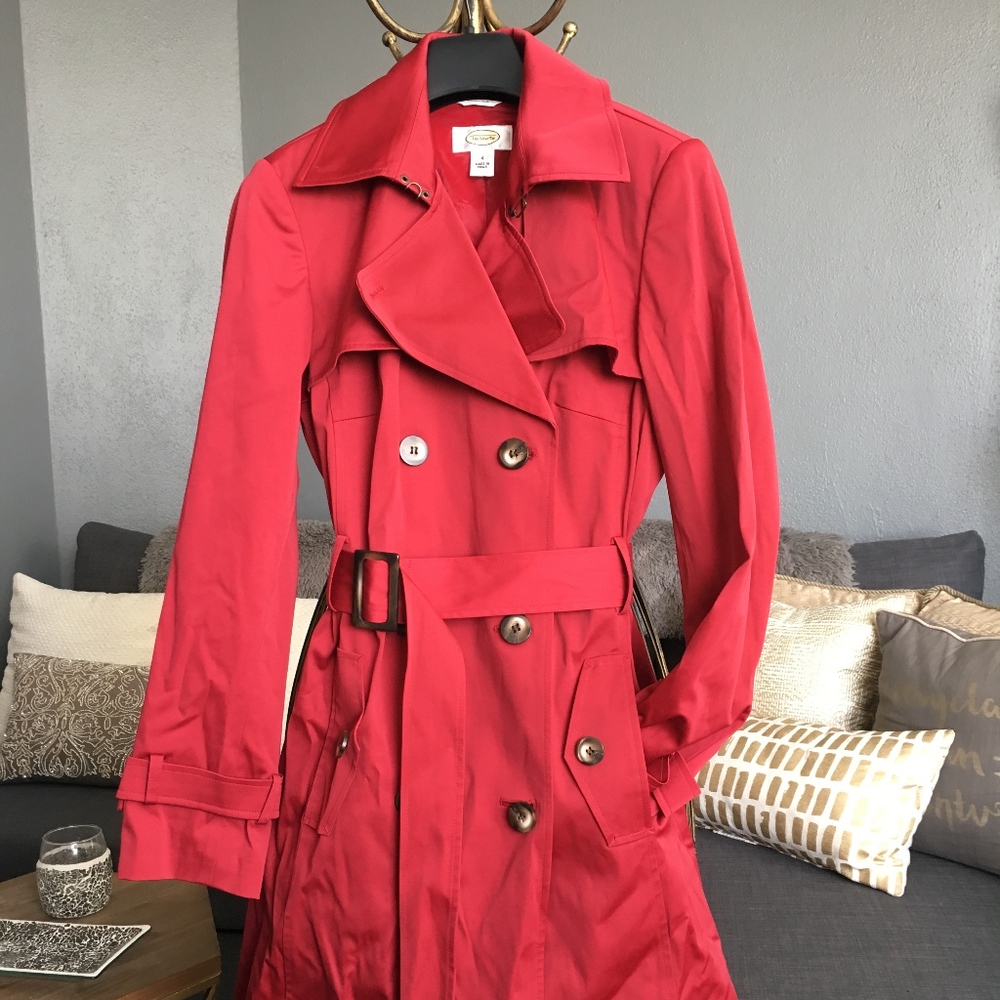 RED TRENCH COAT