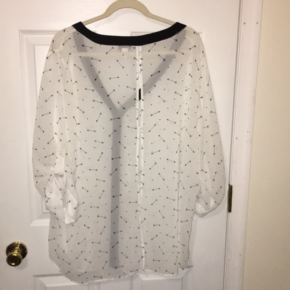 Torrid arrows and hearts button back close top 3 - Picture 4 of 6