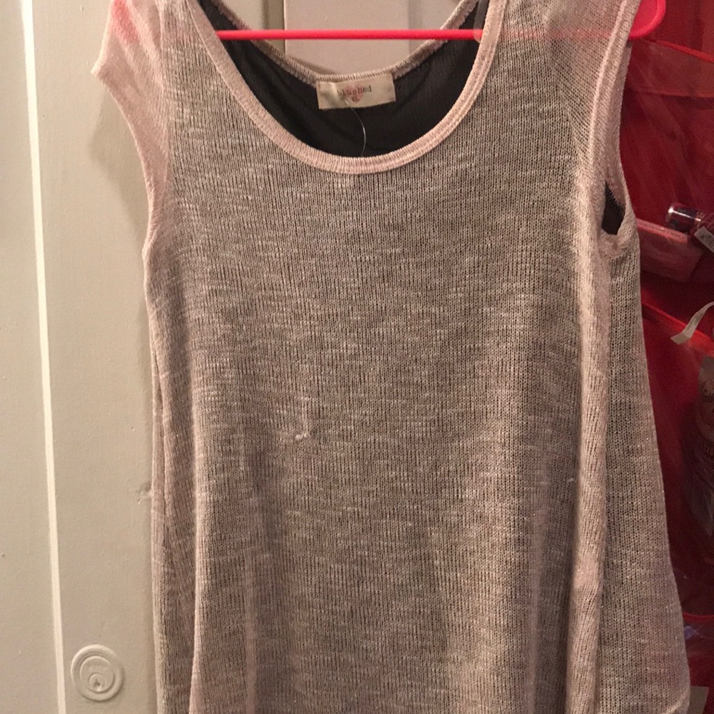 Bow-back top
