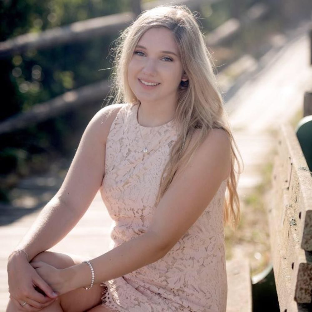 Meet your Posher, Mia