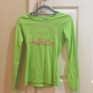 A women's Hollister top