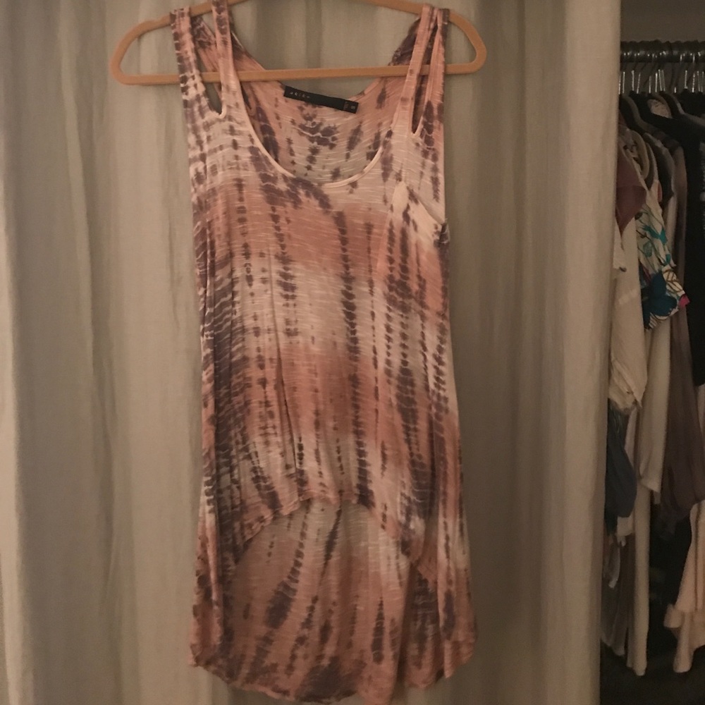 Tyedye high-low tank