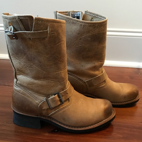 Frye Veronica Short Boots - Picture 1 of 6