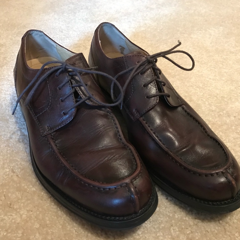 Brown dress shoes