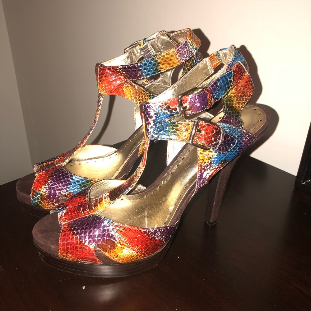 BCBG Multicolor heels