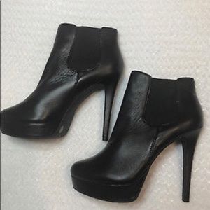 Gianni Bini booties