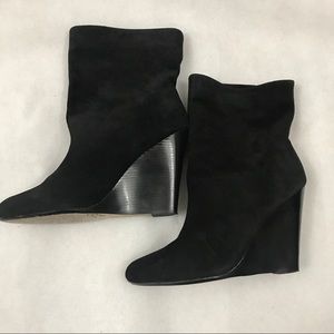 Clear Out ⬇️ Michael Kors Vena Suede Boot