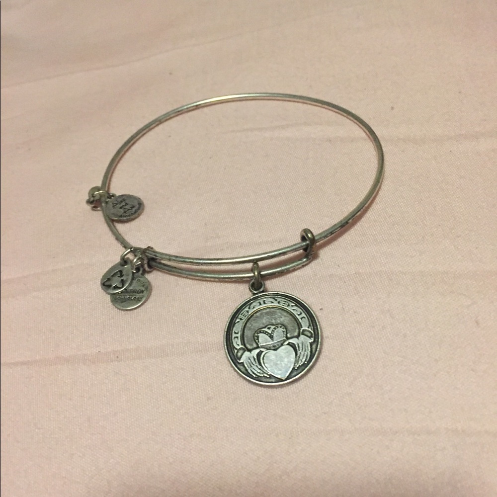 Alex and Ani claddagh bracelet