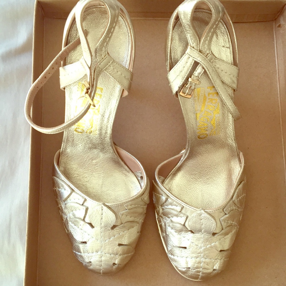 Vintage Ferragamo Gold Leaf heels