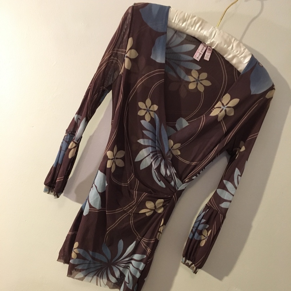 Sweet Pea Wrap Top