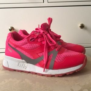 Hot pink Diadora N9000