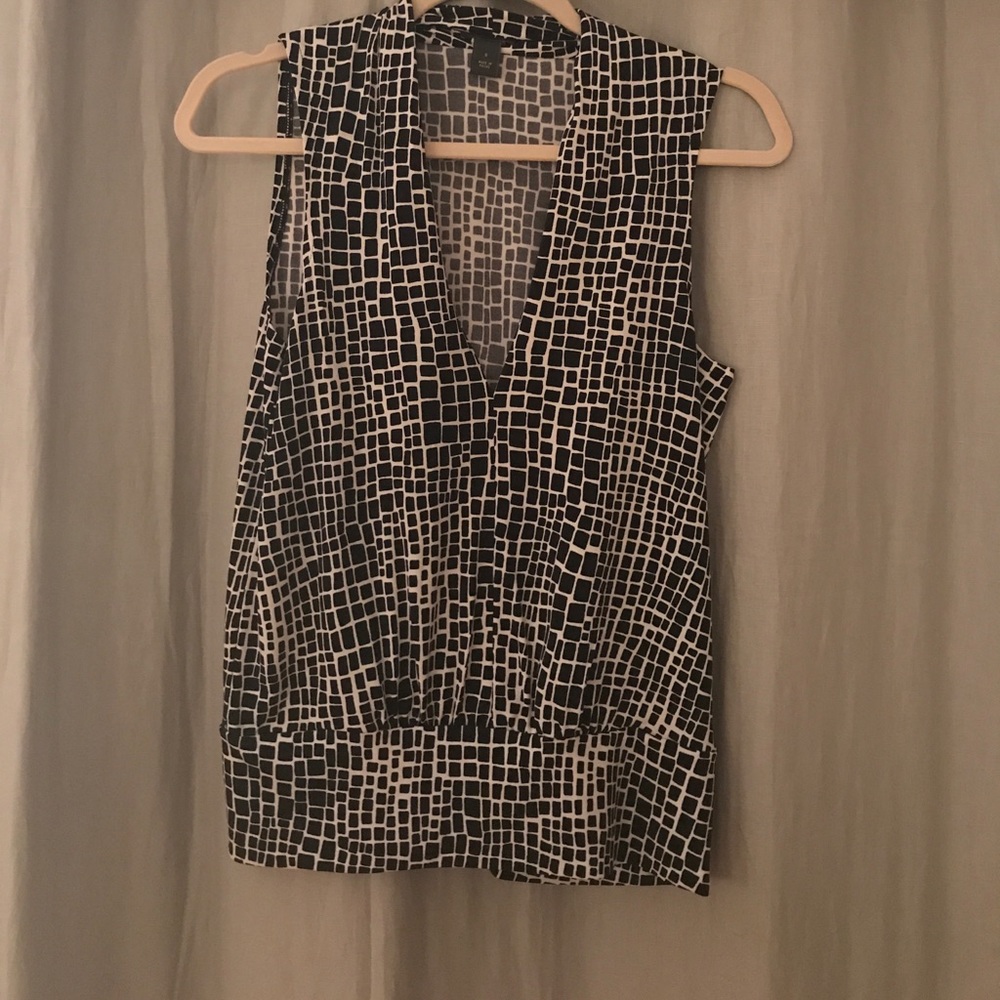 Black and white stretchy tank top