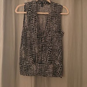 Black and white stretchy tank top