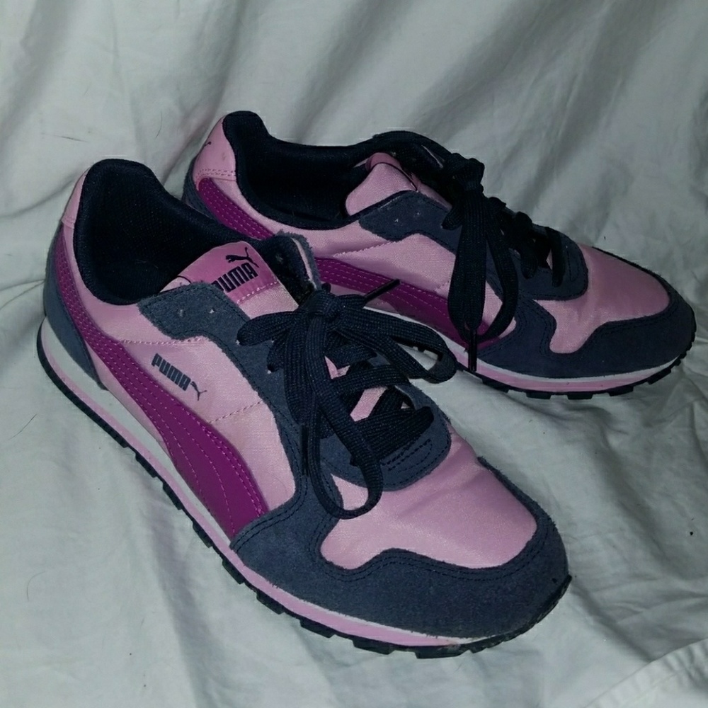 PUMA Sneakers