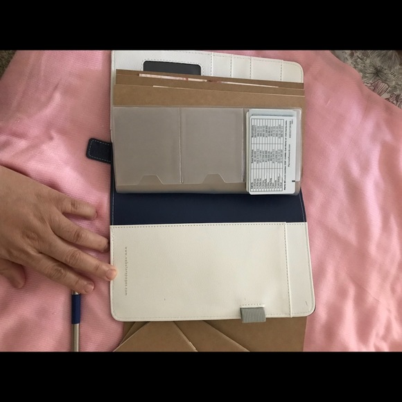 Webster’s Pages Navy Floral Traveler’s Notebook - Picture 4 of 5