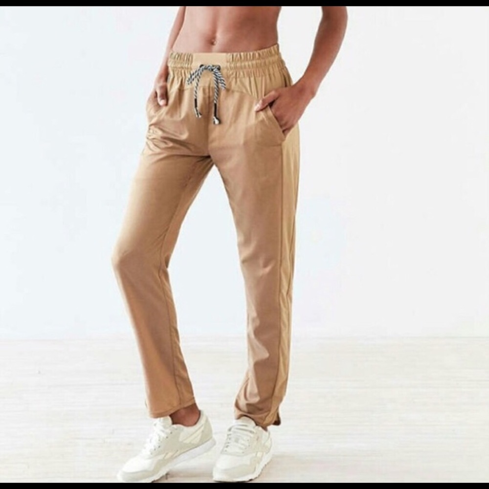 UO Without Walls Elastic pant Size M